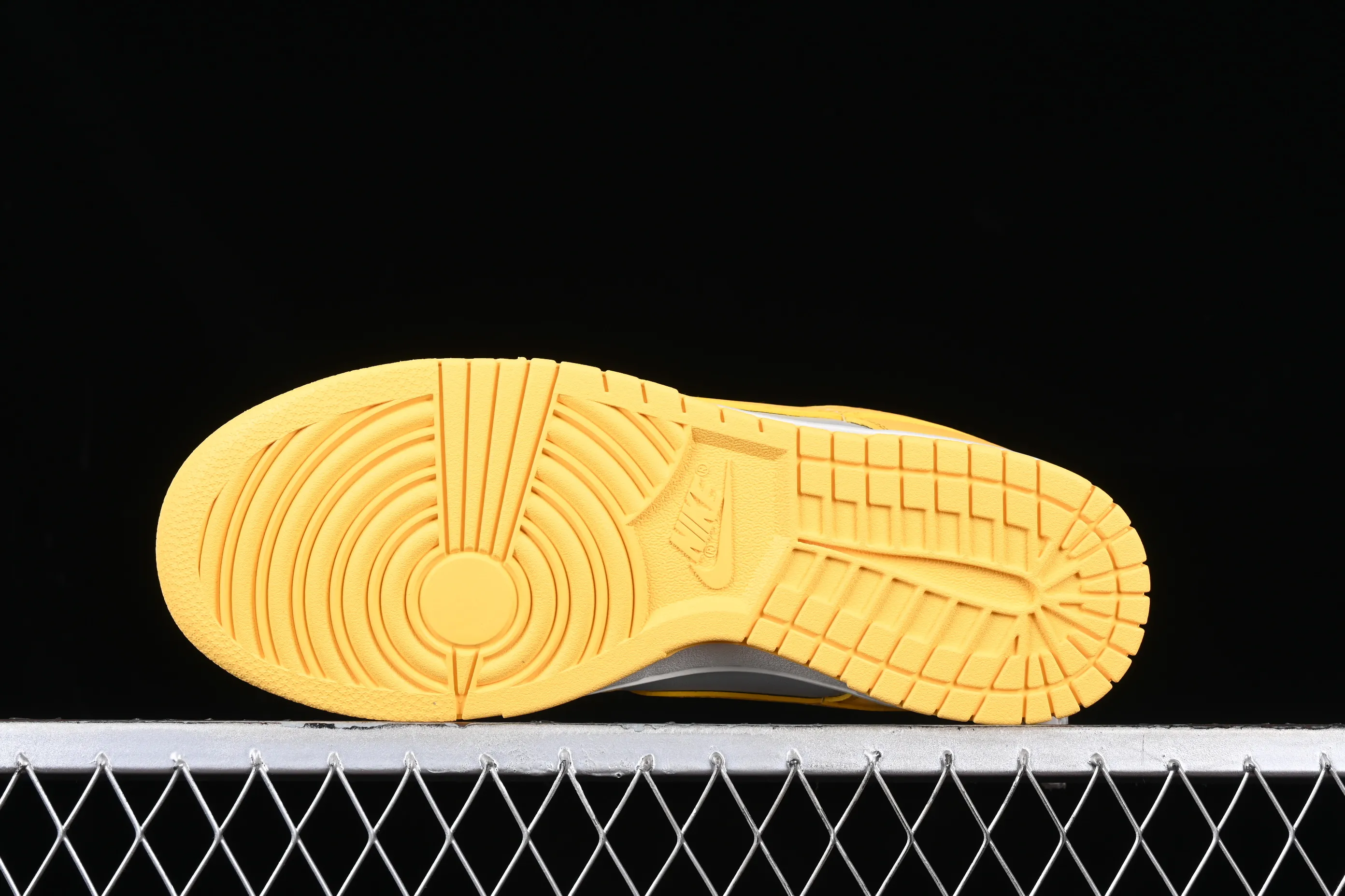 All Categories Nk SB Dunk Series Nk SB Dunk Low Low-top sneakers Nk Dunk Low Retro yellow-gray SB low-top sports and leisure sneakers DD1503-002